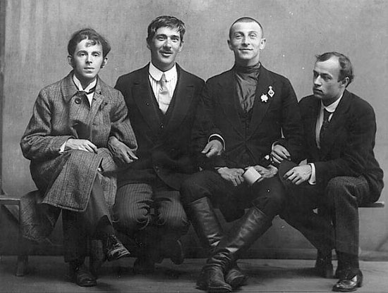 Mandelstam, Chukovsky,Livshits y Annenkov. Fotografía de Karl Bulla