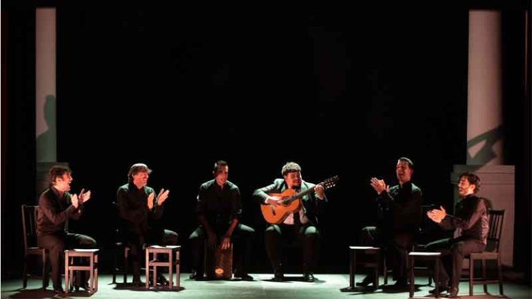 DANDO EL CANTE