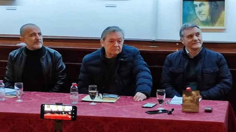 JAVIER SALVAGO: EL DON DE LA IRONÍA